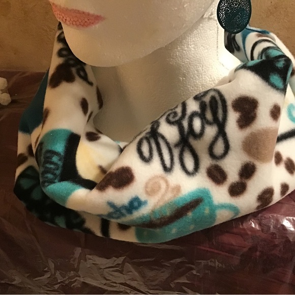 Coffee Infinity Winter Scarf - Picture 3 of 4